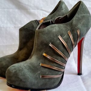 Paris Hilton grey high heels ankle boots size 61/2